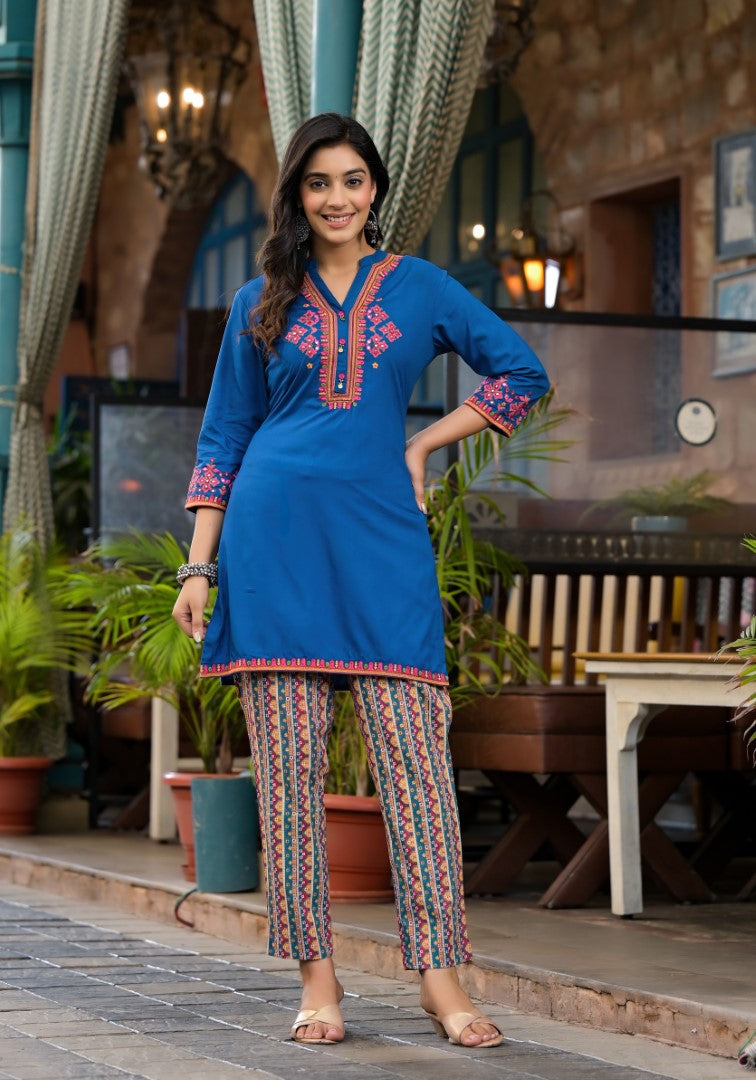 Juniper Women's Blue Thread Embroidered Liva Rayon Short Kurta And Pant Set With Buttons & Coins