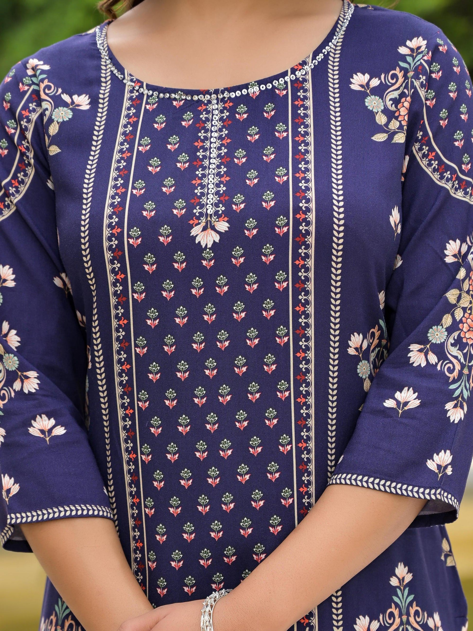 Juniper Women's Blue Viscose Rayon Printed Kurta Set