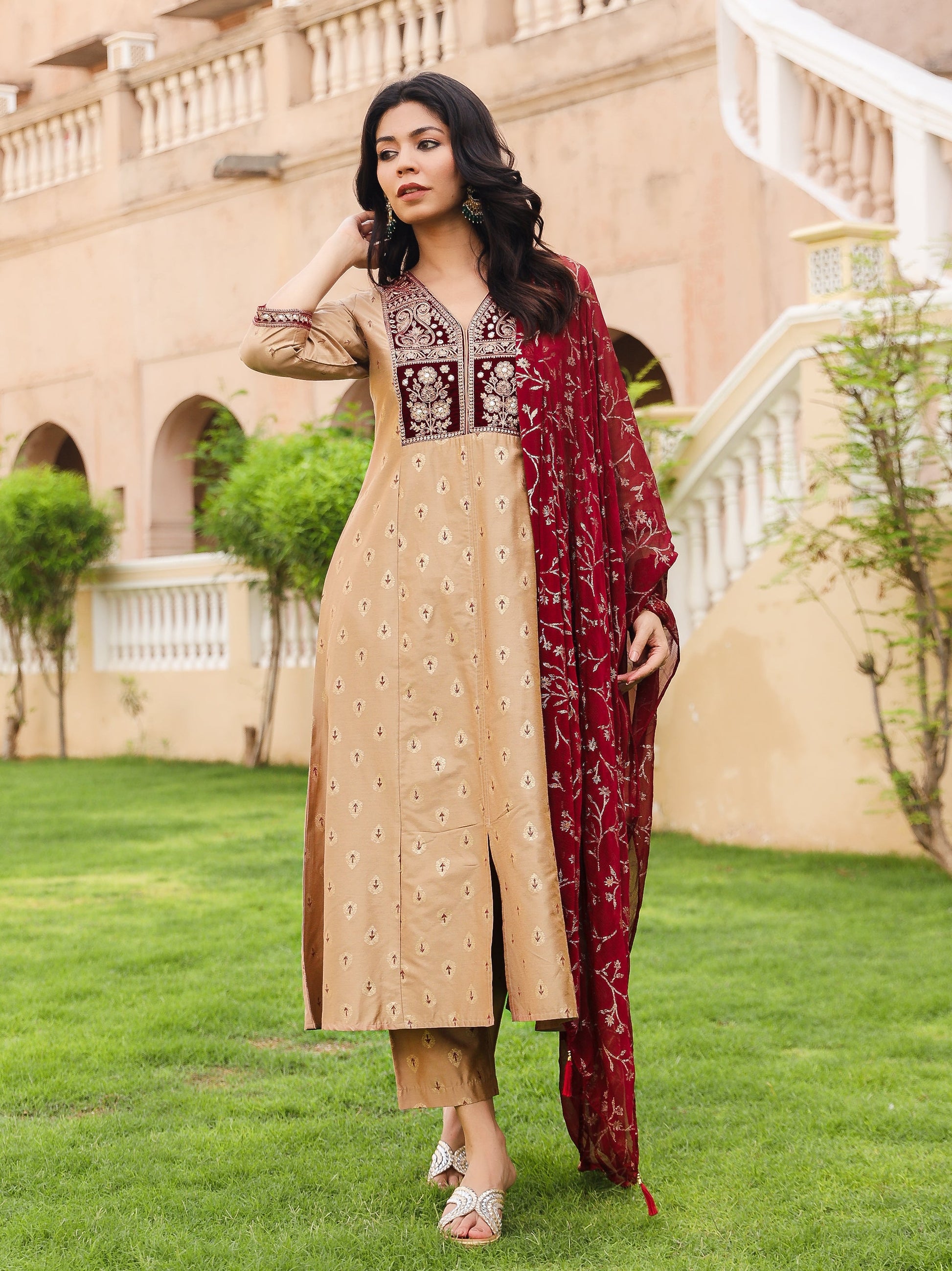 Juniper Women's Gold Cotton Blend Printed Kurta Set