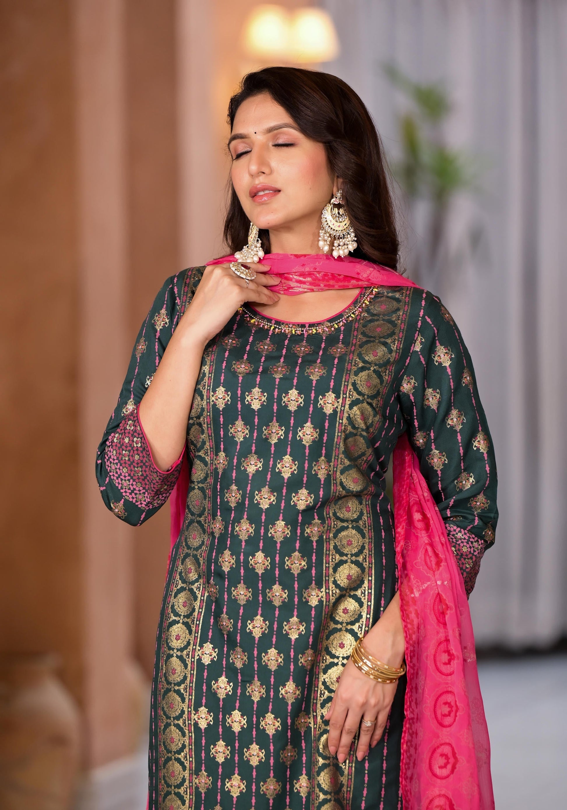 Juniper Women's Green Viscose Rayon Printed Kurta Set