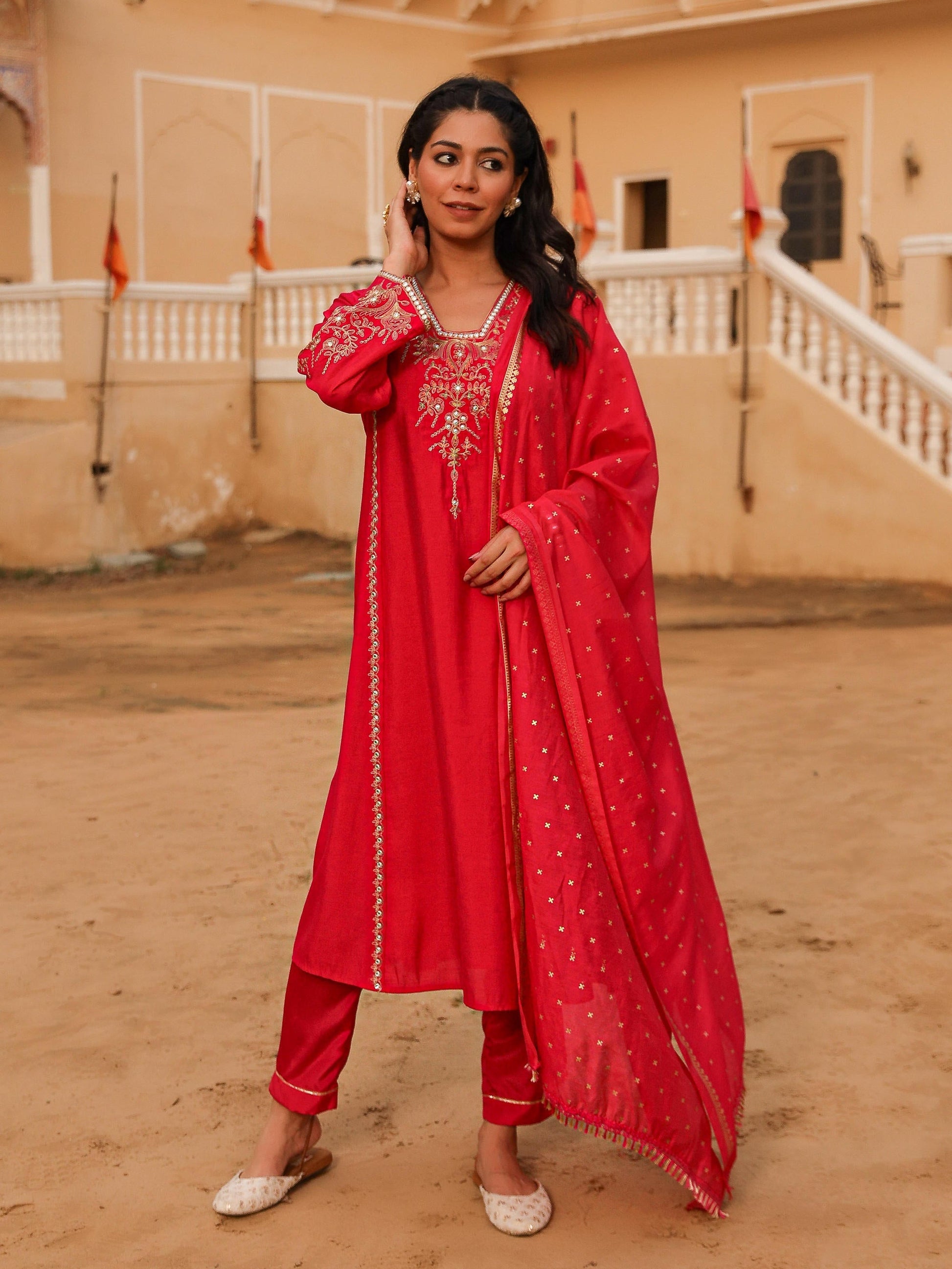 Juniper Women's Pink Viscose Rayon Embroidered Kurta Set