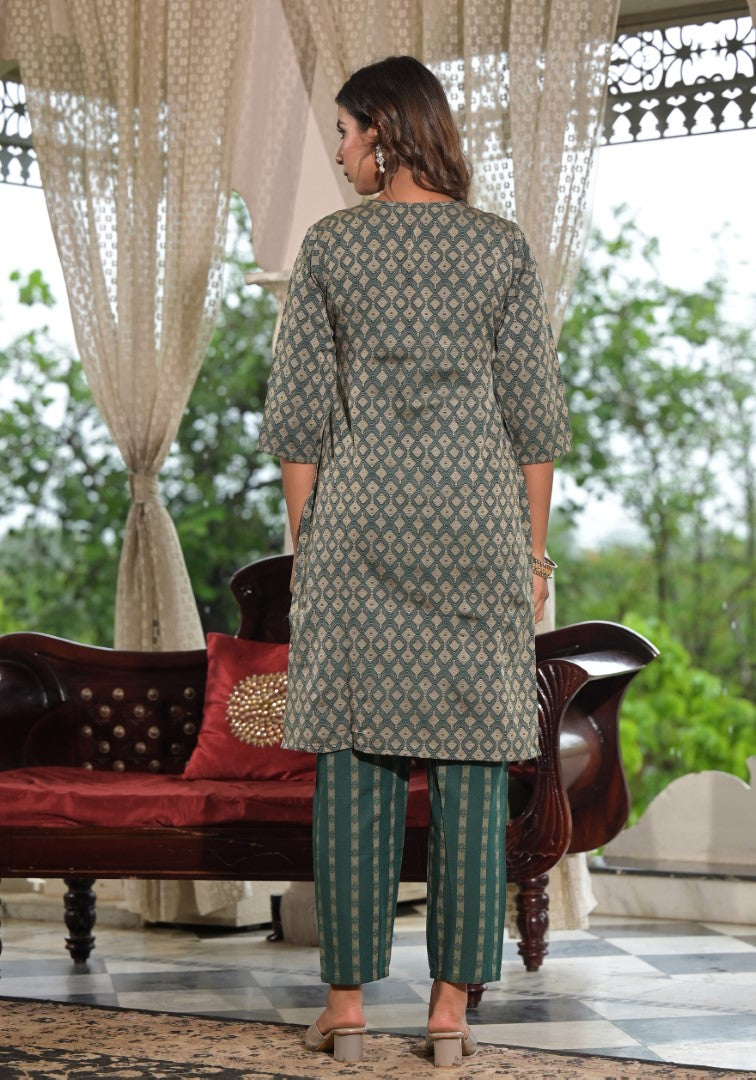 Juniper Women's Green Geometric Printed Cotton Kurta Pant Set With Tassels On Dupatta