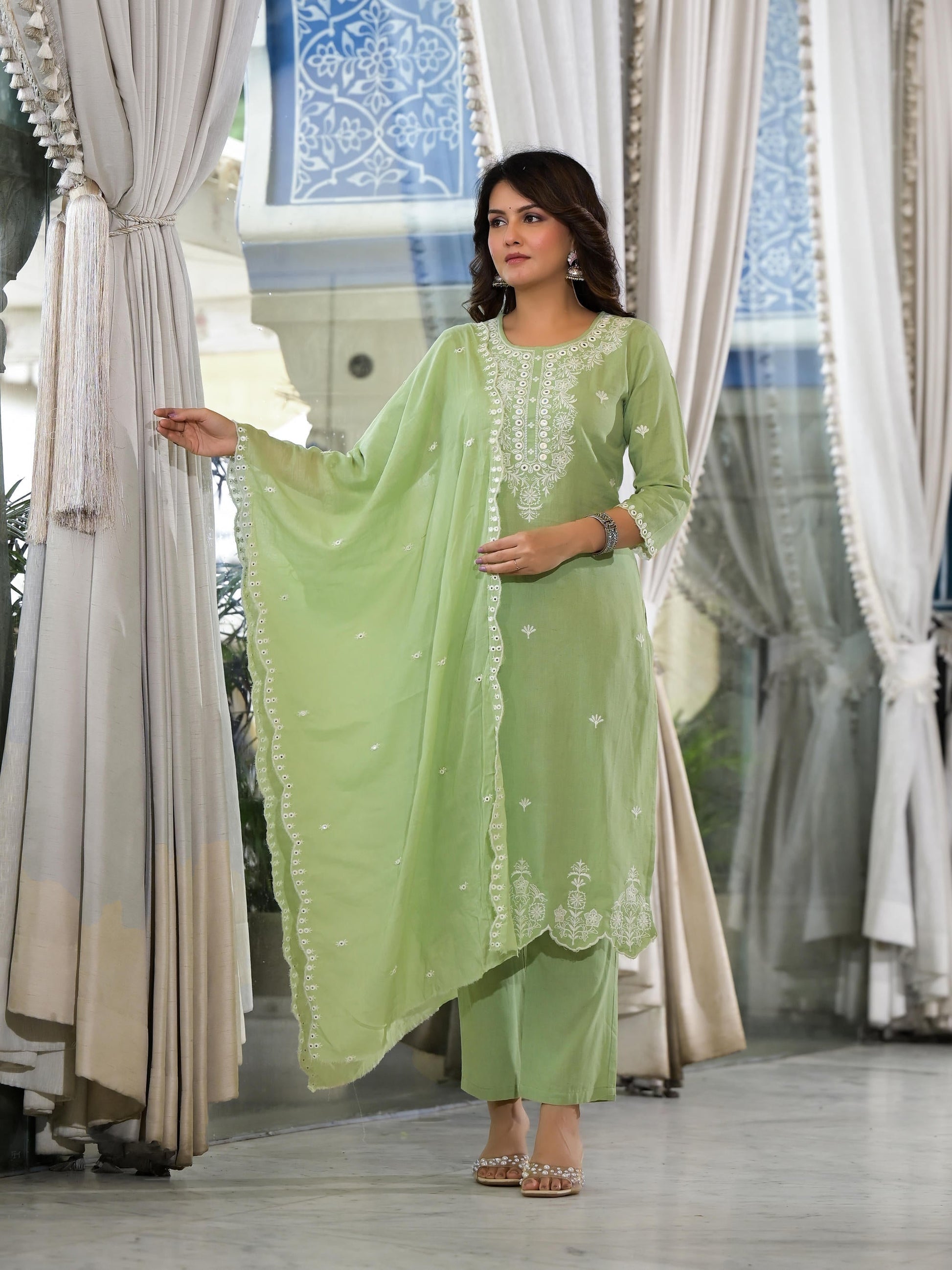 Juniper Women's Green Cotton Blend Solid Kurta Set