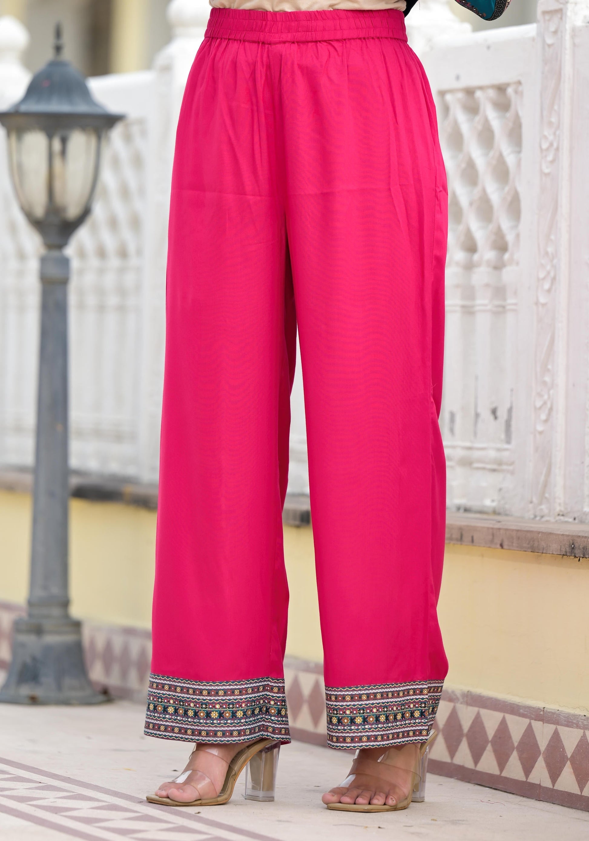 Juniper Women's Pink Viscose Rayon Printed Kurta Set