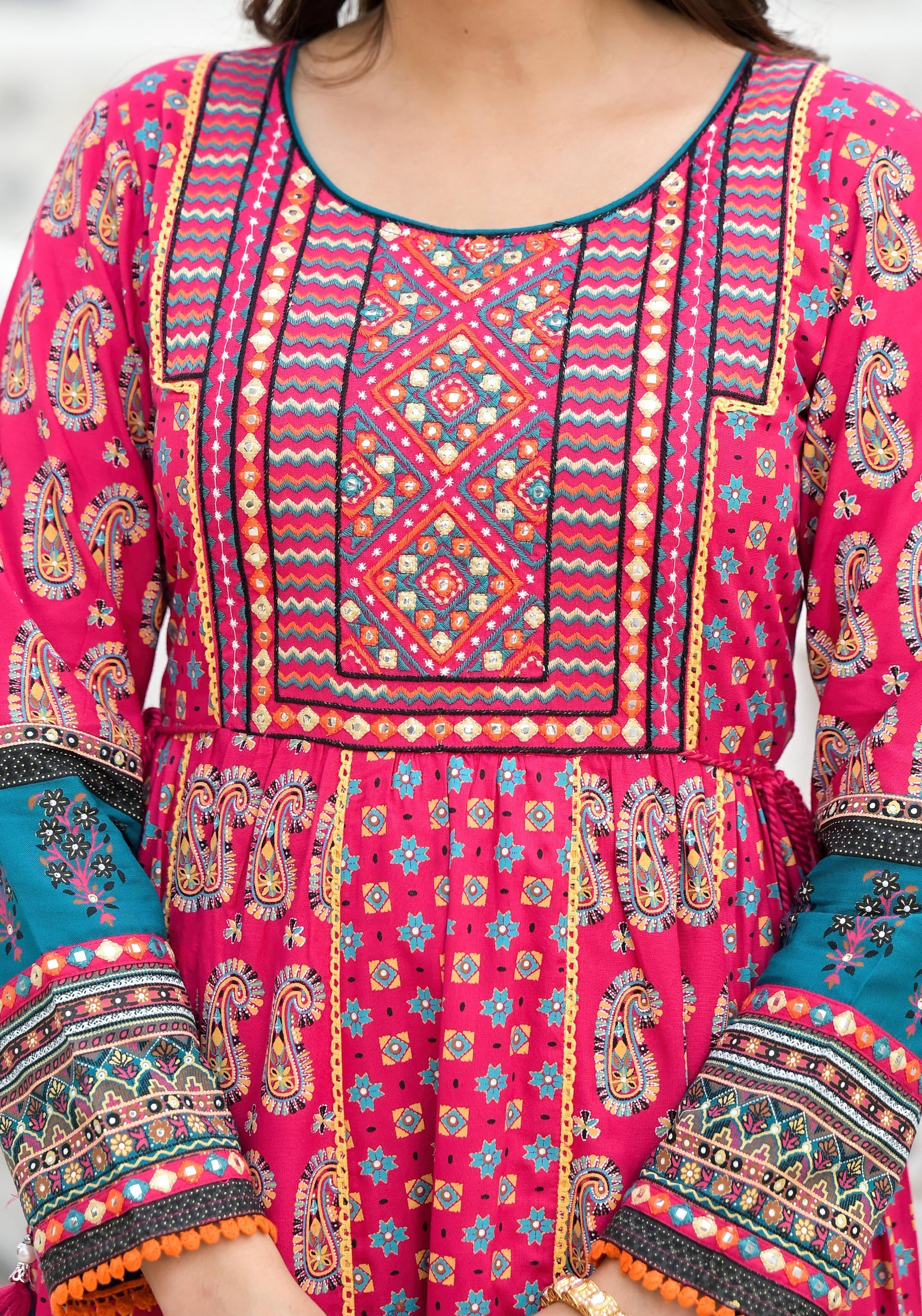 Juniper Women's Pink Viscose Rayon Printed Kurta Set