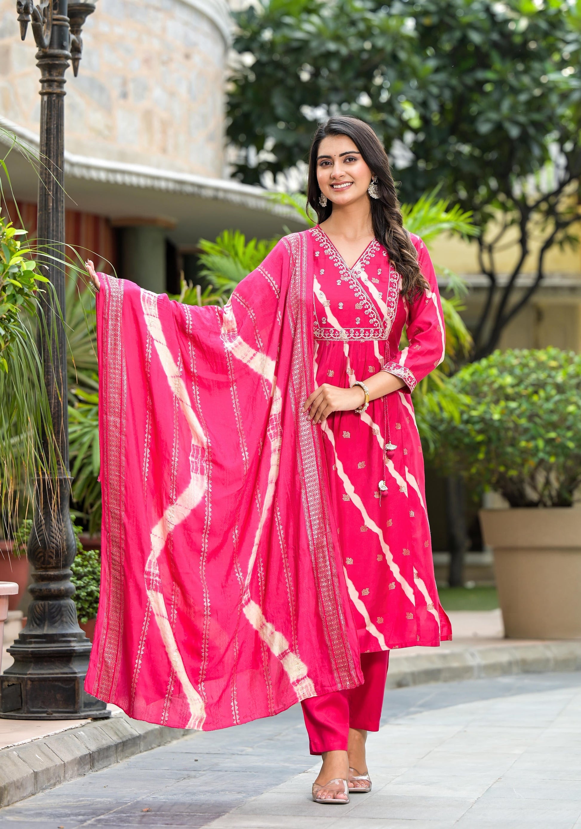 Juniper Women's Pink Lehriya Printed Musline Kurta Set With Mirror Work & Sequins