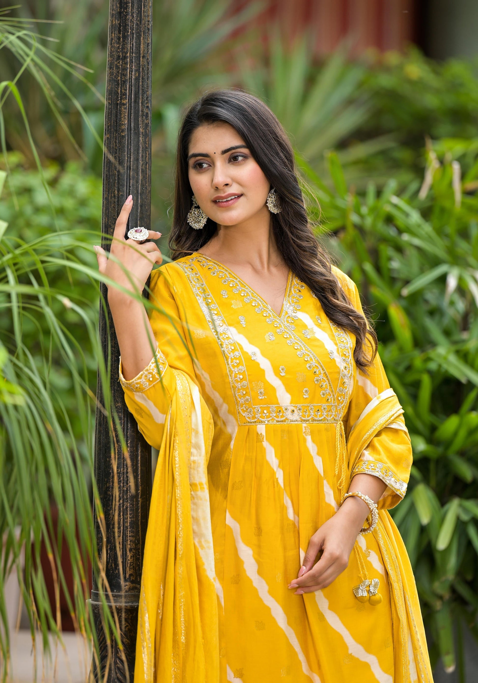 Juniper Women's Yellow Lehriya Printed Musline Kurta Set With Mirror Work & Sequins
