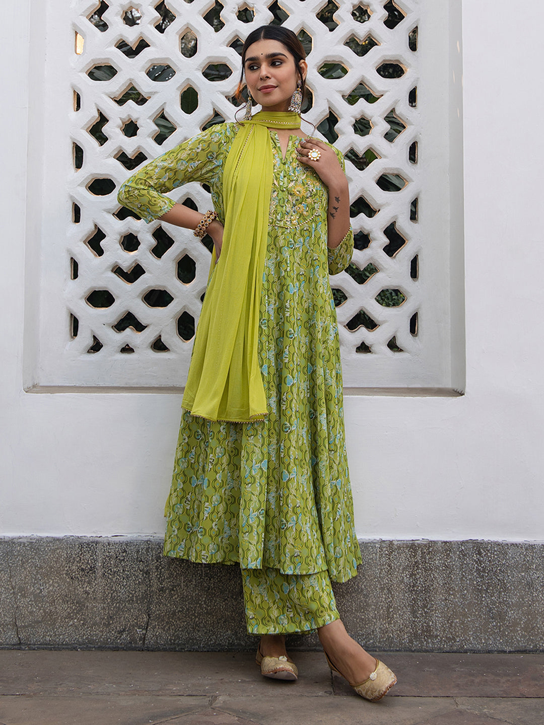Janasya Light Georgette Yoke Embroidery Anarkali Kurta Set 