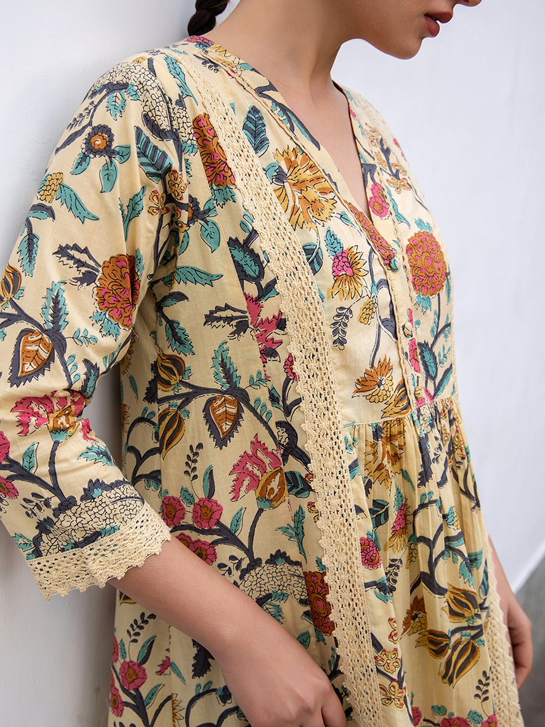 Janasya Gathered Cambric Beige Floral V-Neck Kurta & Bottom 