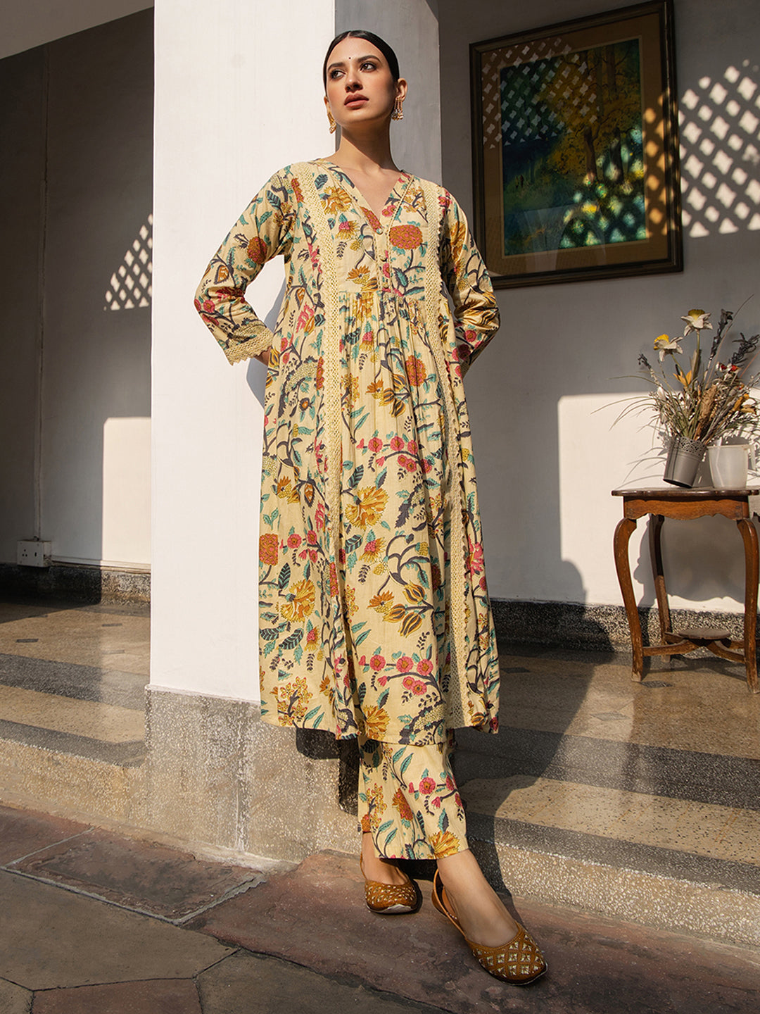 Janasya Light Cotton Floral Gathered Kurta Set 