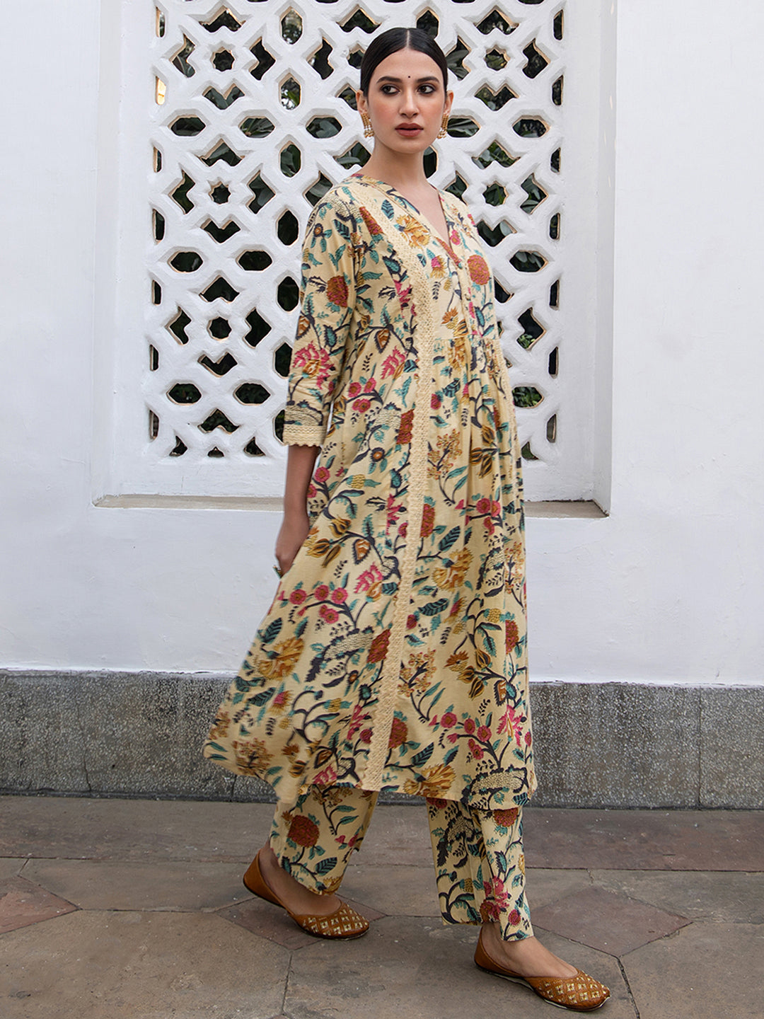 Janasya Gathered Cambric Beige Floral V-Neck Kurta & Bottom 