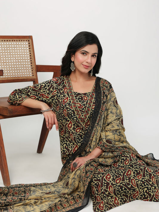 Janasya Straight Cambric Black Batik V-Neck Set 