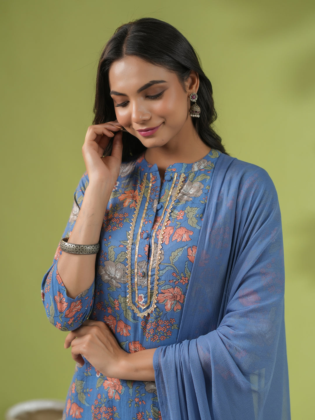 Janasya Straight Cambric Blue Floral Band Collar Kurta Set 