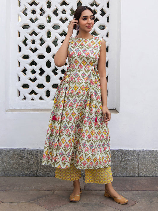 Janasya Light Green Cambric Ethnic Motifs Kurta & Bottom 