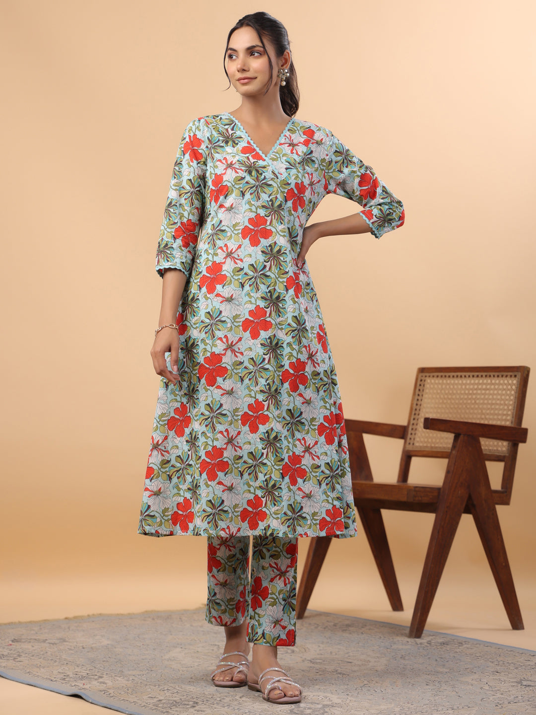 Janasya A-Line Cambric Blue Floral V-Neck Kurta & Bottom 