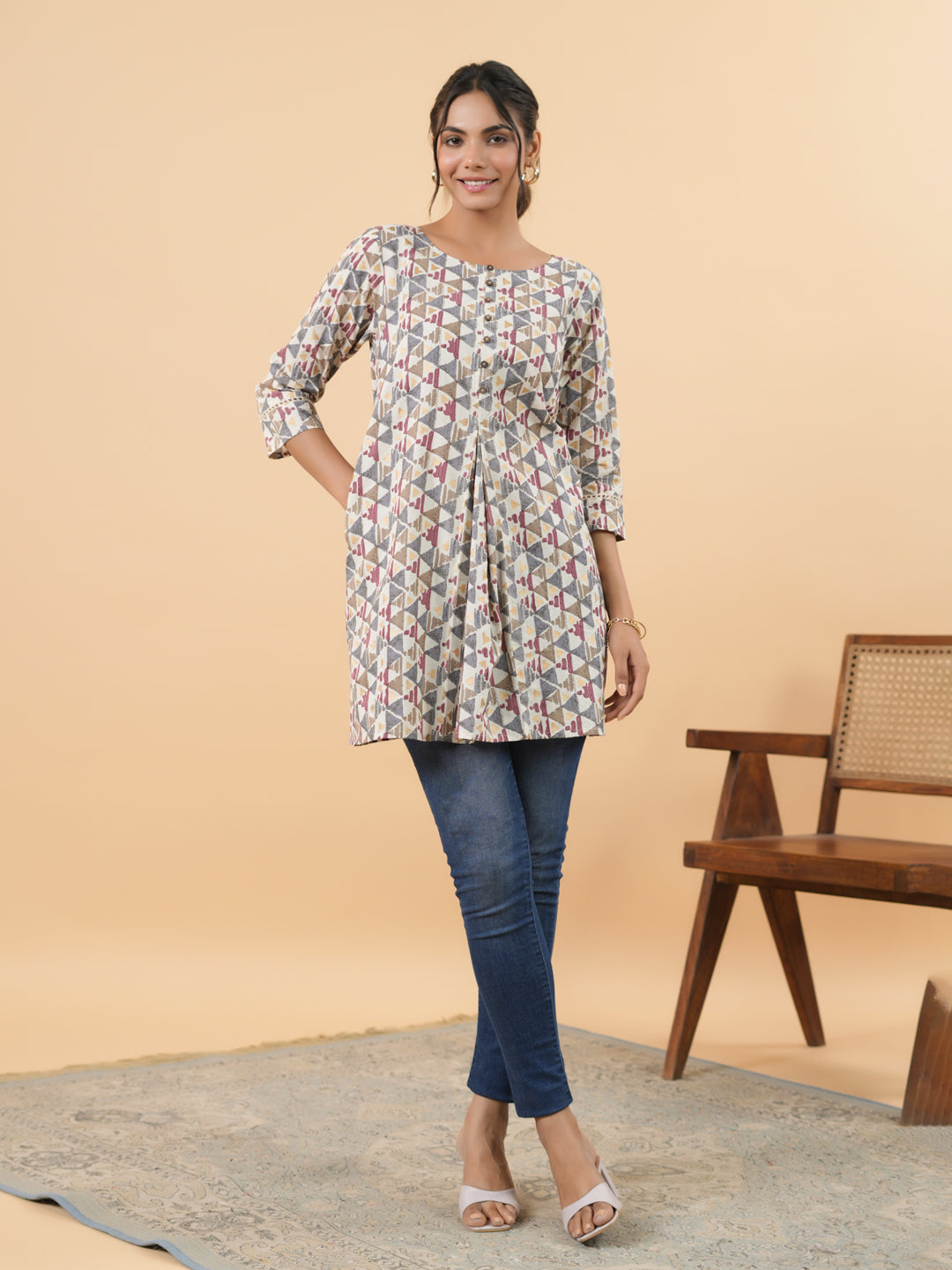 Janasya Regular Cambric Off White Gemometric Round Neck Tunic 
