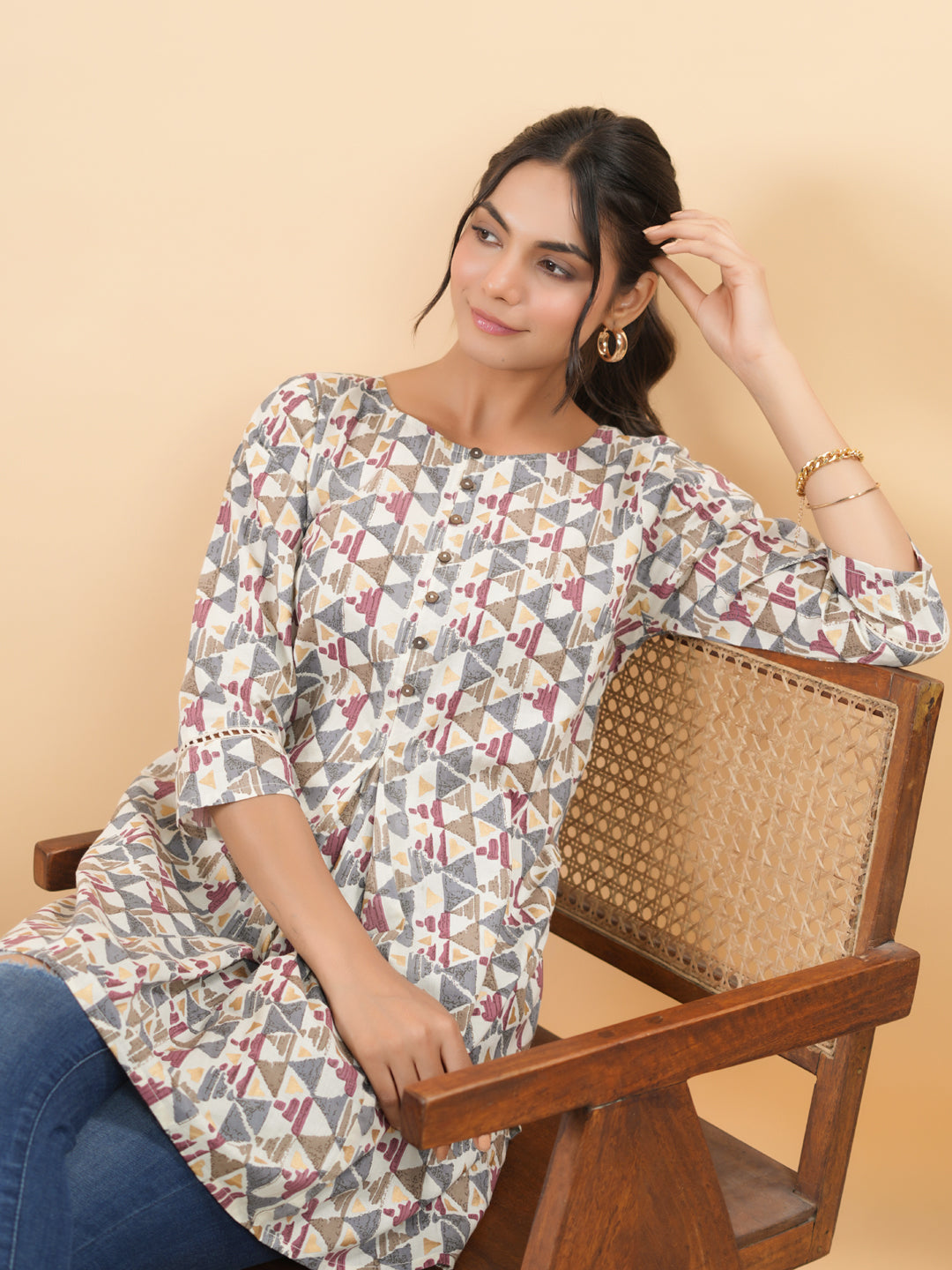 Janasya Regular Cambric Off White Gemometric Round Neck Tunic 