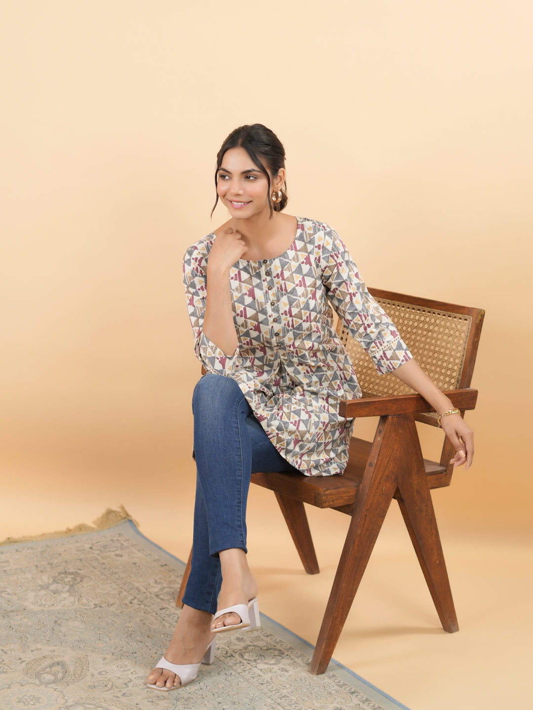 Janasya Regular Cambric Off White Gemometric Round Neck Tunic 