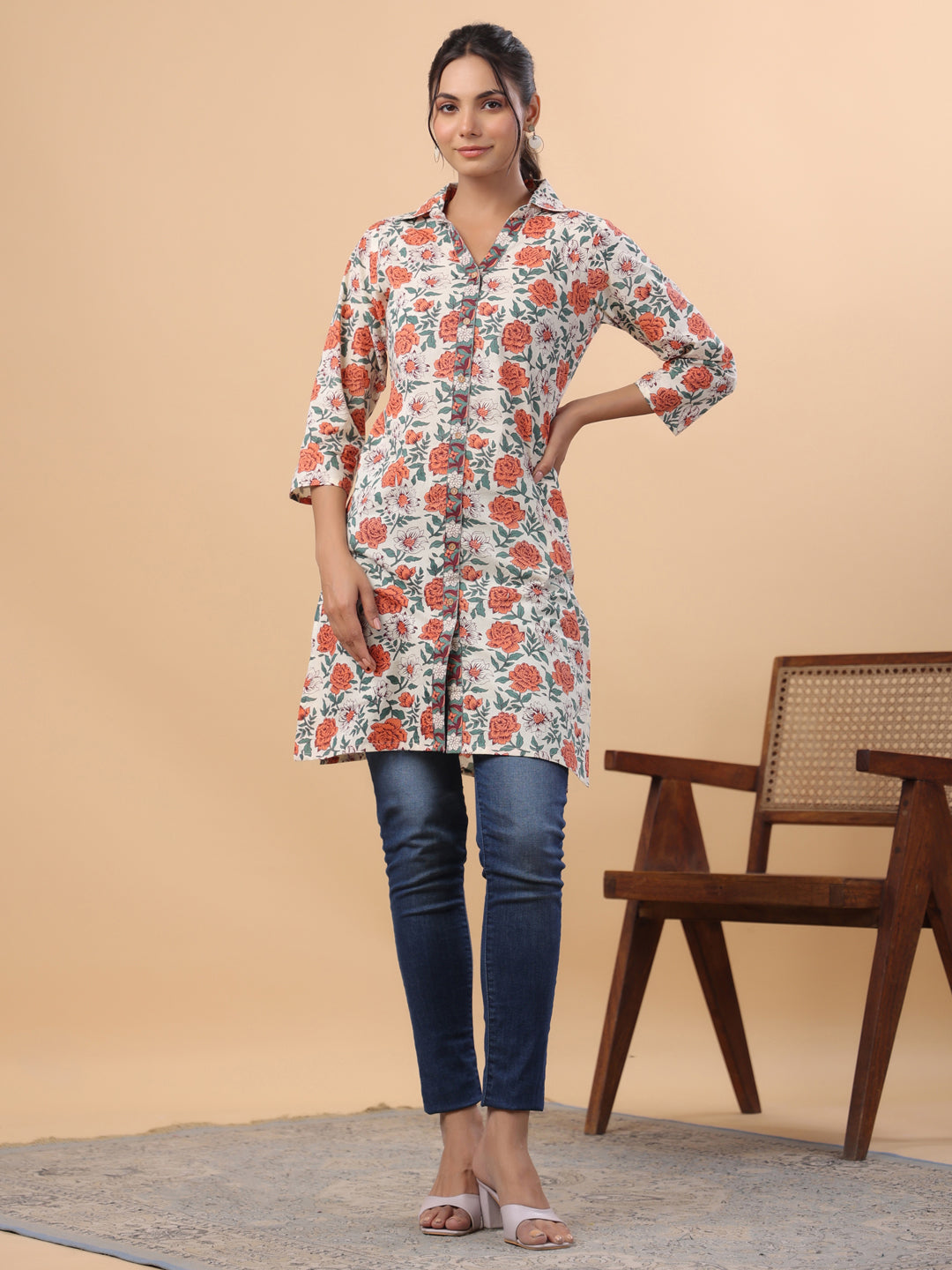 Janasya Regular Cambric Cream Floral Collar Tunic 