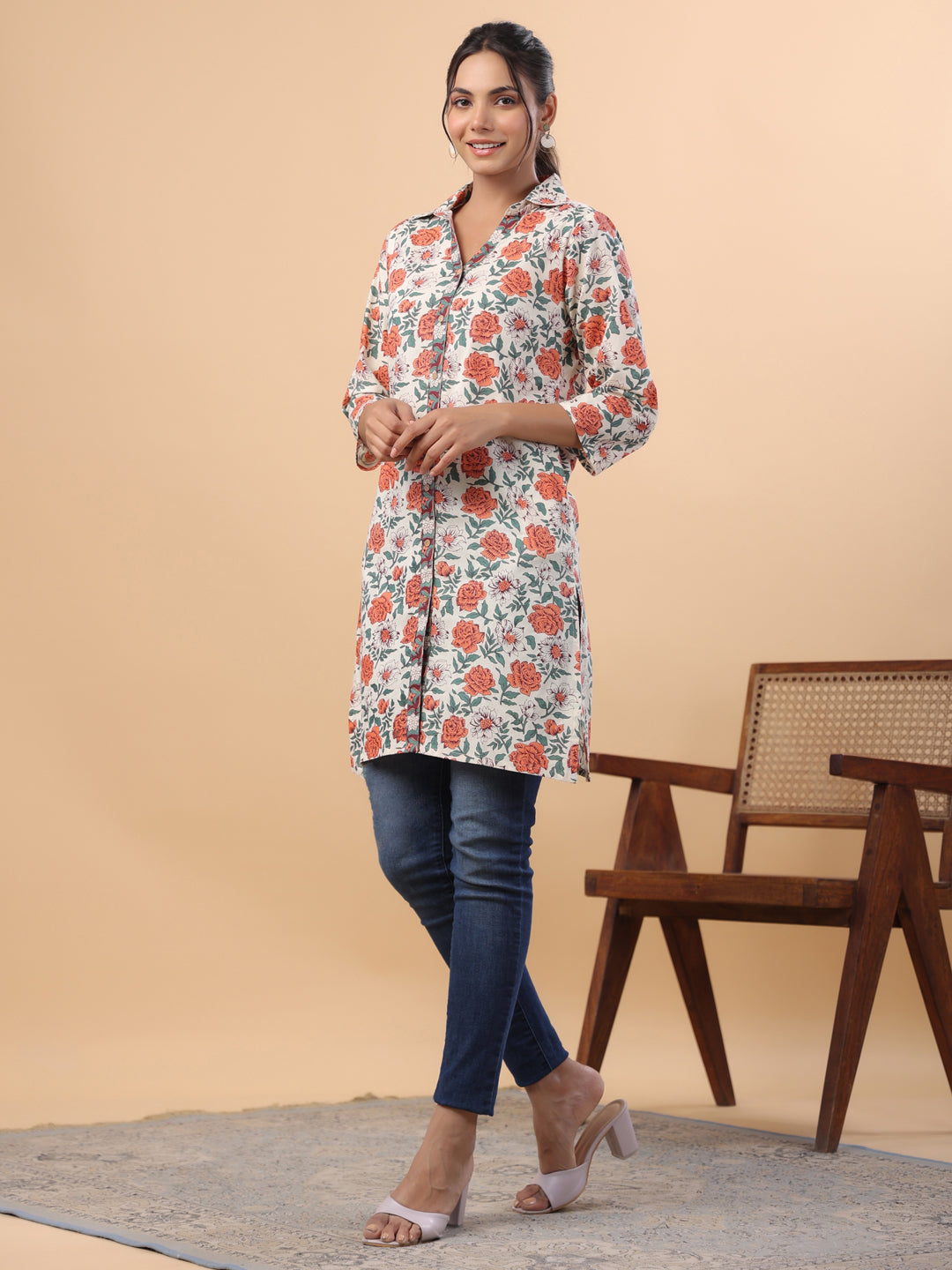 Janasya Regular Cambric Cream Floral Collar Tunic 