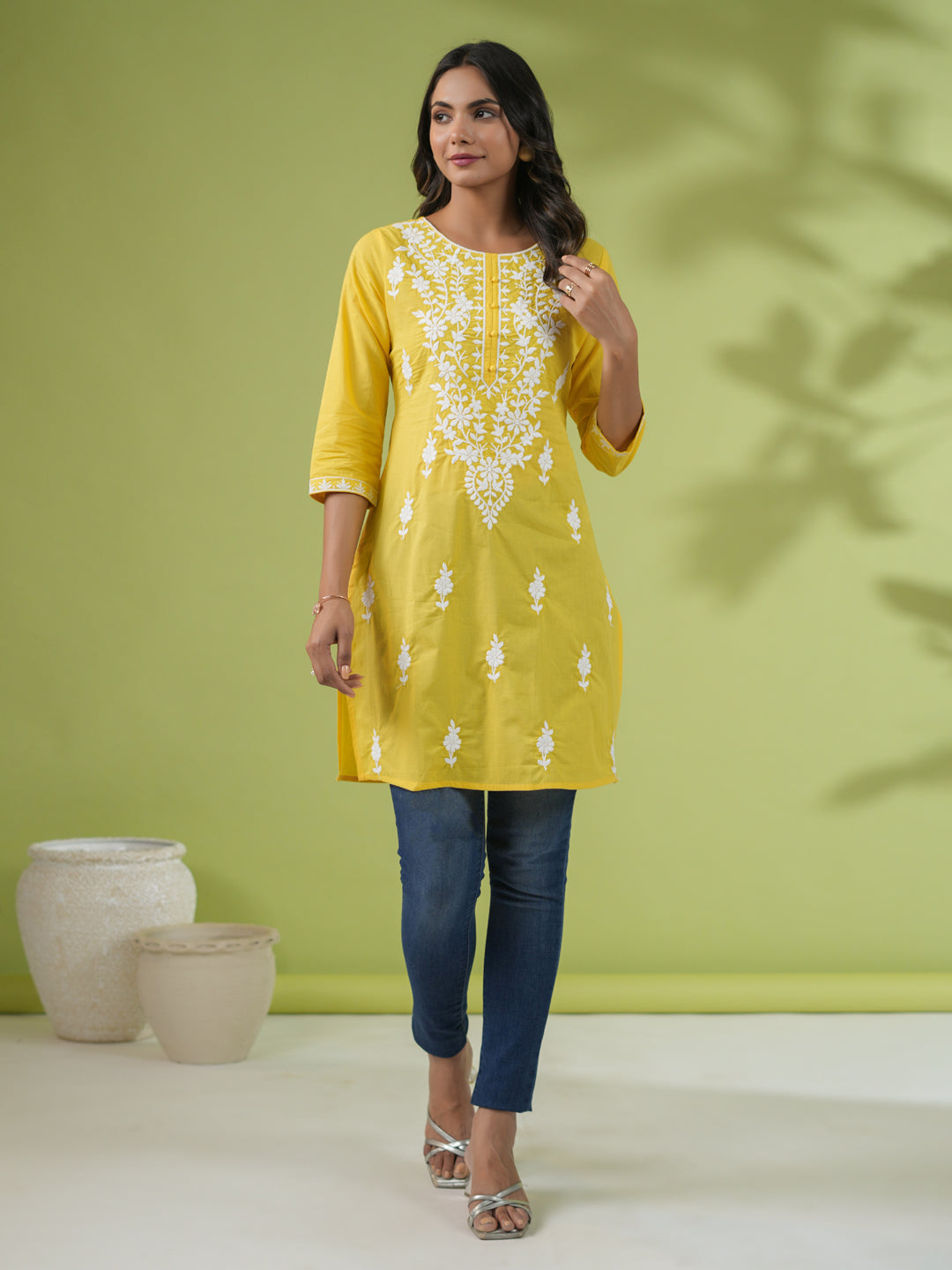 Janasya Straight Cotton Cambric Yellow Ethnic Motifs Round Neck Tunic 