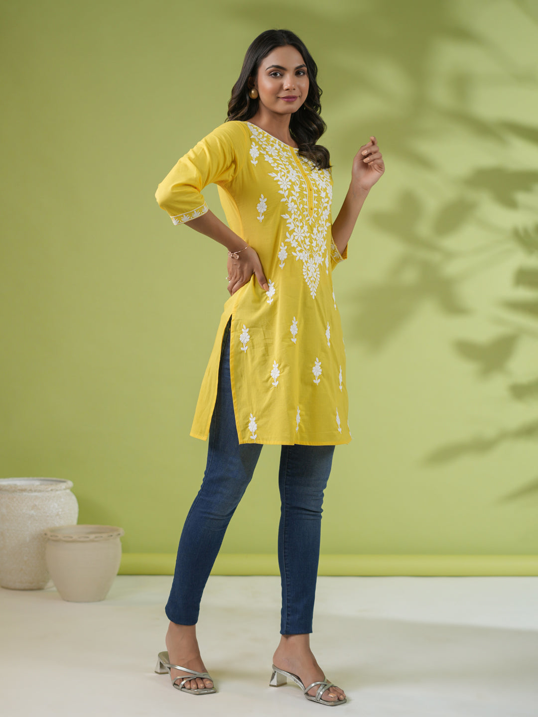 Janasya Straight Cotton Cambric Yellow Ethnic Motifs Round Neck Tunic 