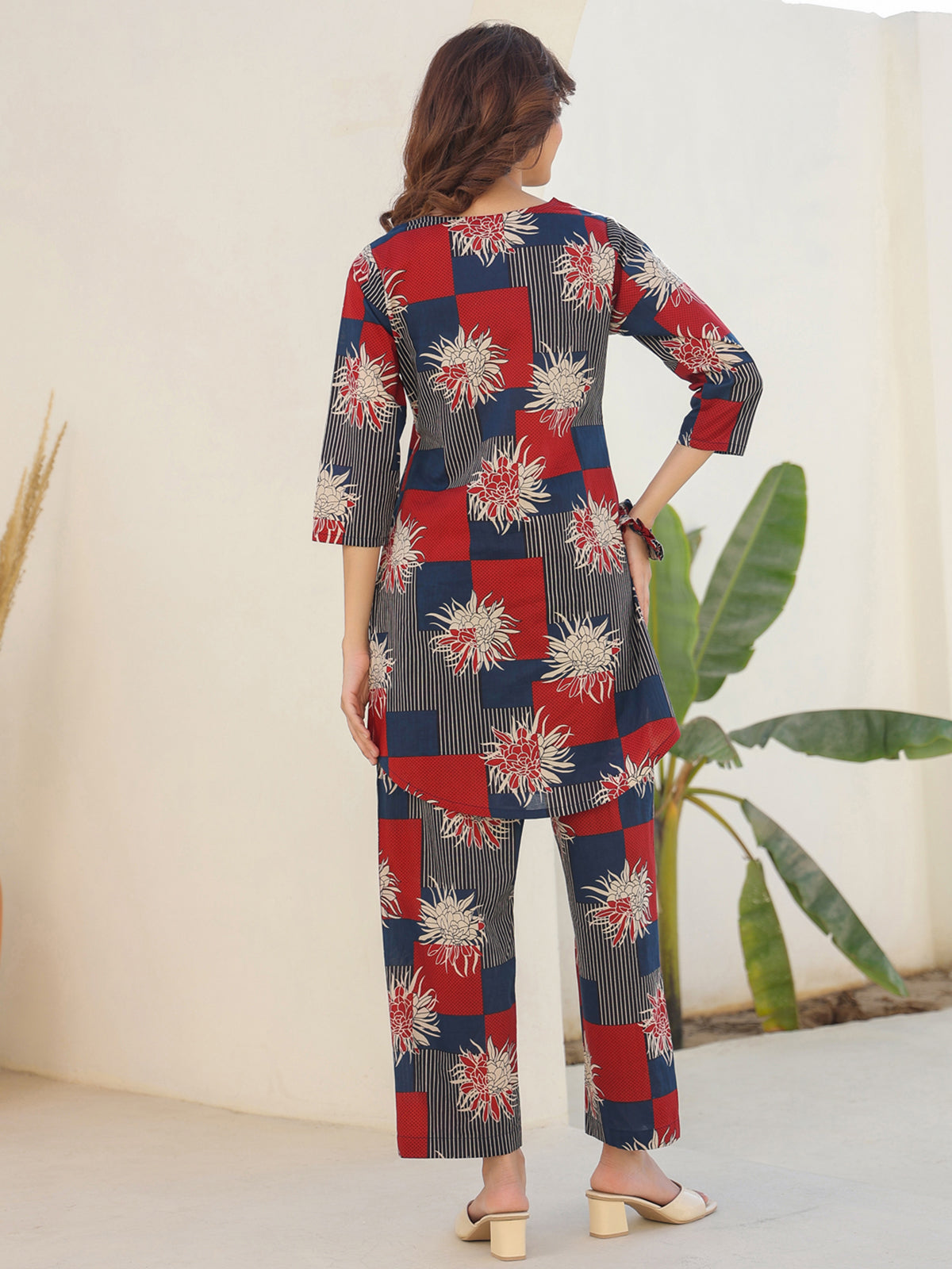 Janasya Dark Cotton Geometric Straight Top & Bottom Set 