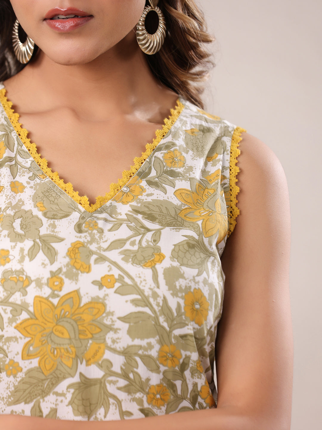 Janasya Light Cotton Floral Straight Kurta Set 