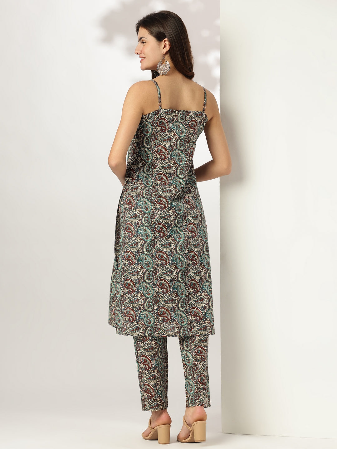 Janasya Dark Cotton Ethnic Motifs Straight Kurta Set 