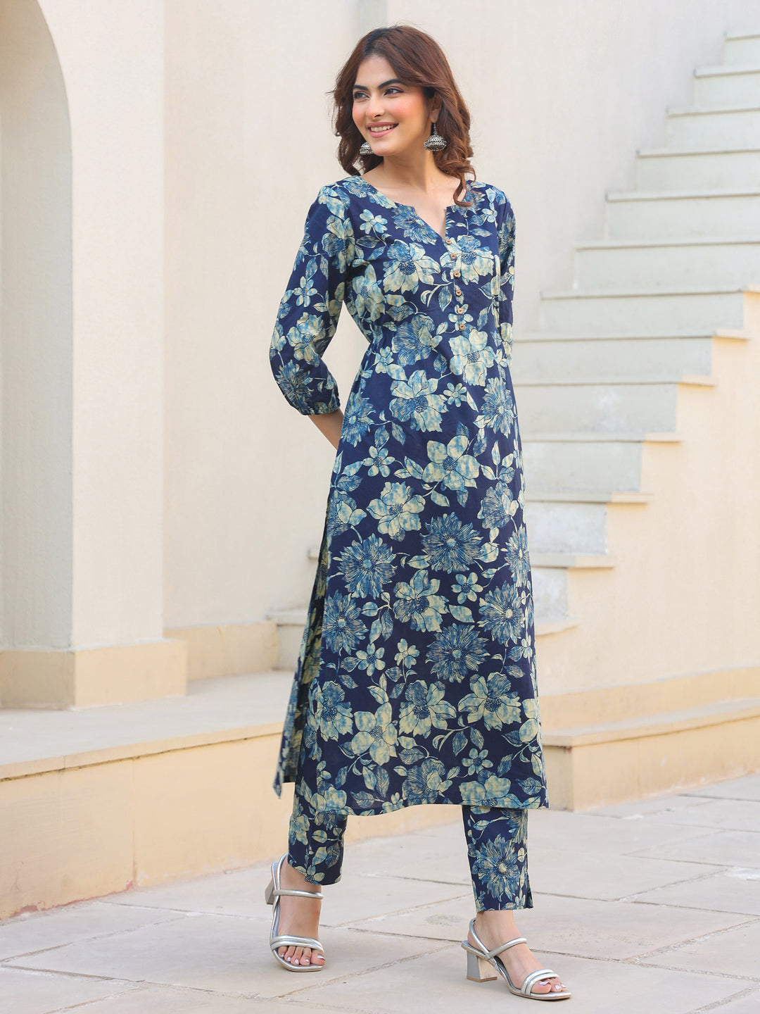 Janasya Dark Cotton Floral Straight Kurta Set 