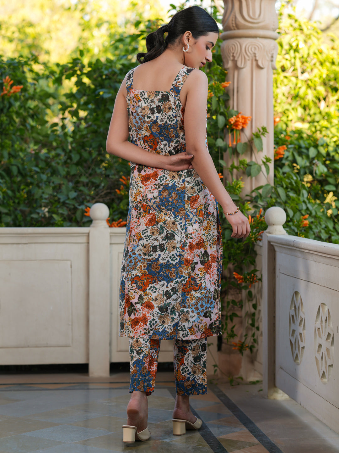 Janasya Dark Cotton Floral Straight Kurta Set 