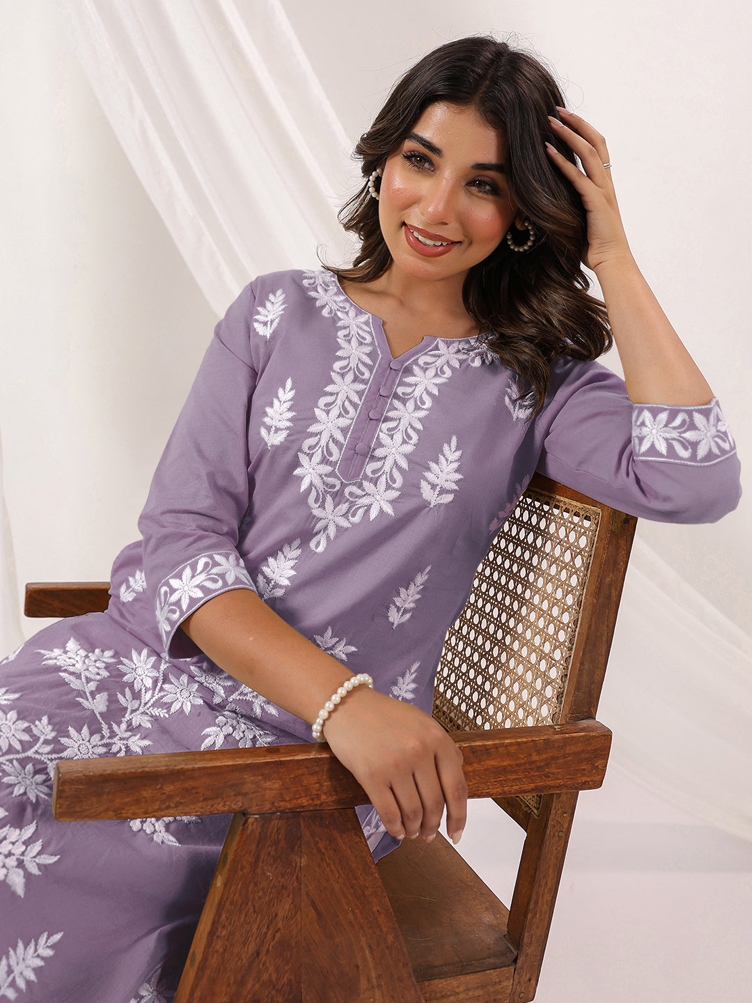 Janasya Light Cotton Embroidered Straight Kurta 