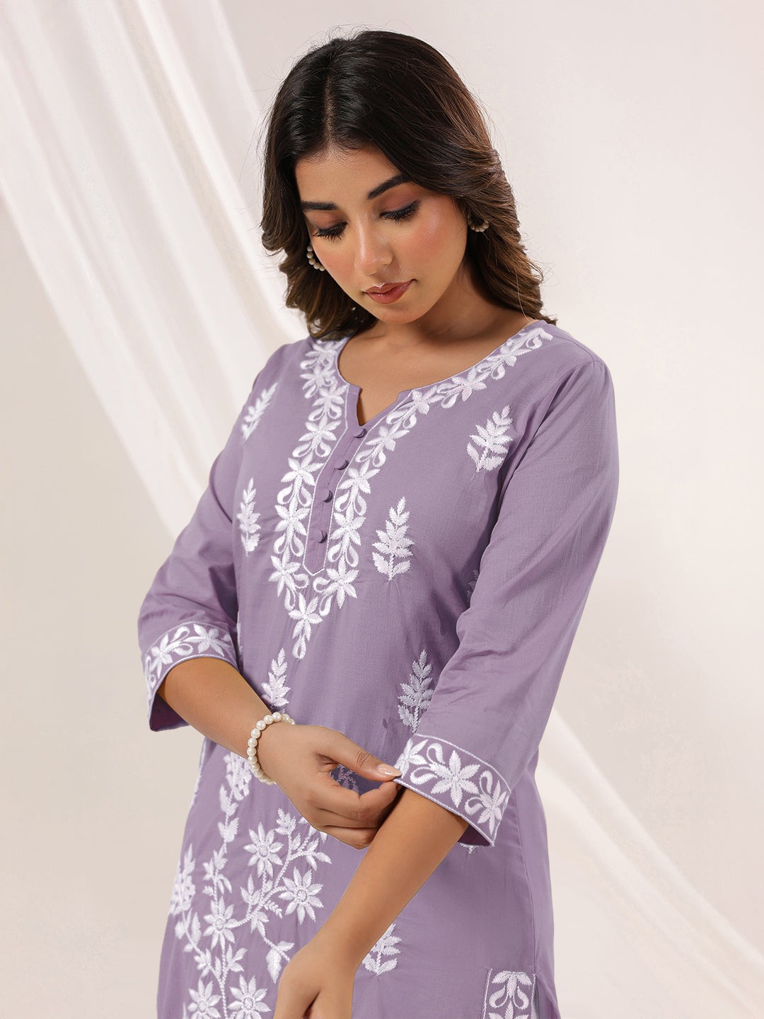 Janasya Light Cotton Embroidered Straight Kurta 