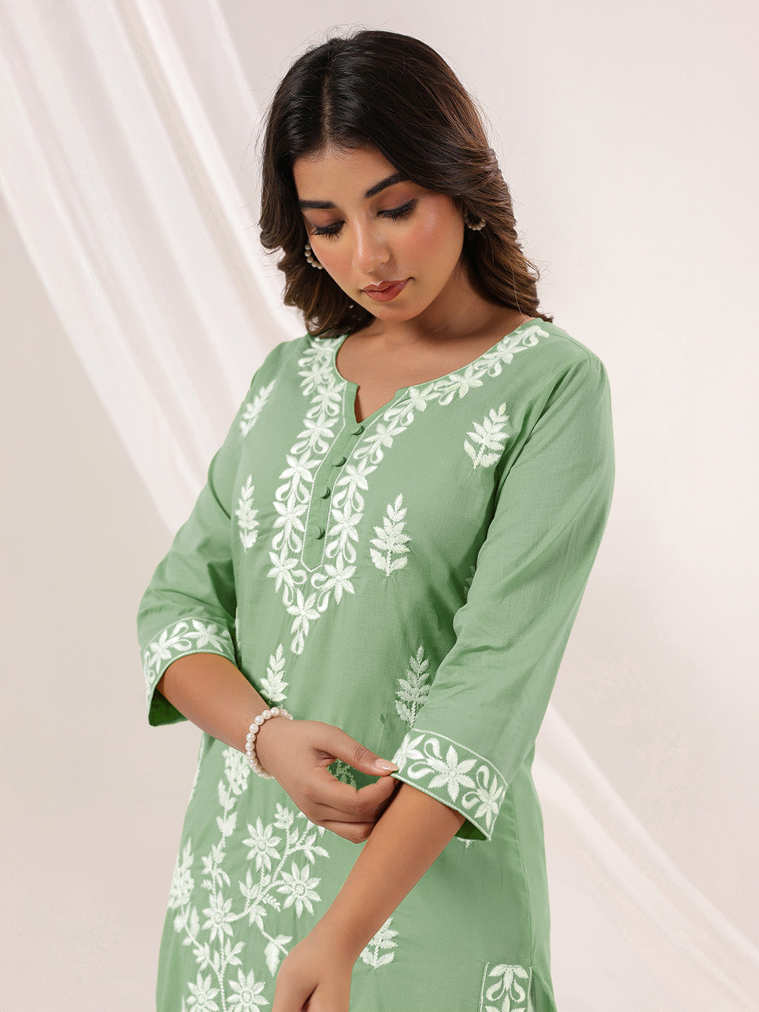 Janasya Light Cotton Embroidered Straight Kurta 