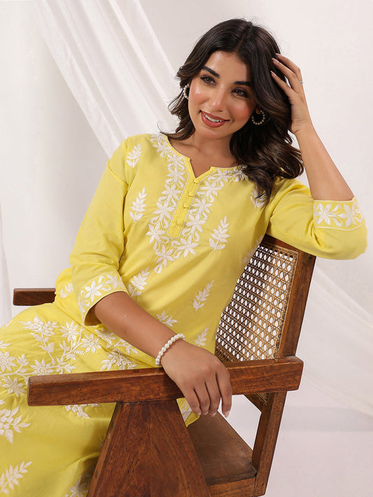 Janasya Light Cotton Embroidered Straight Kurta 