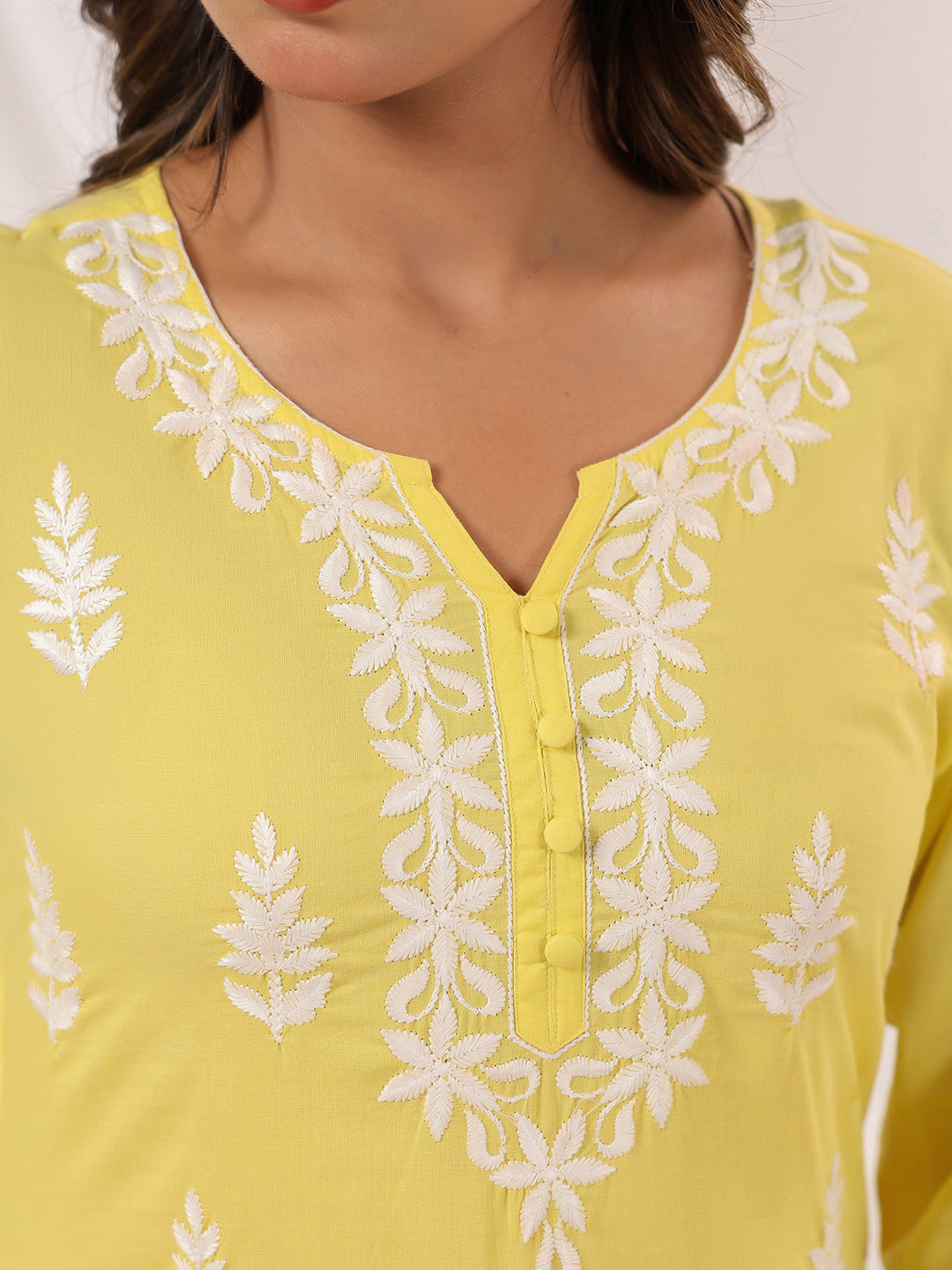 Janasya Light Cotton Embroidered Straight Kurta 