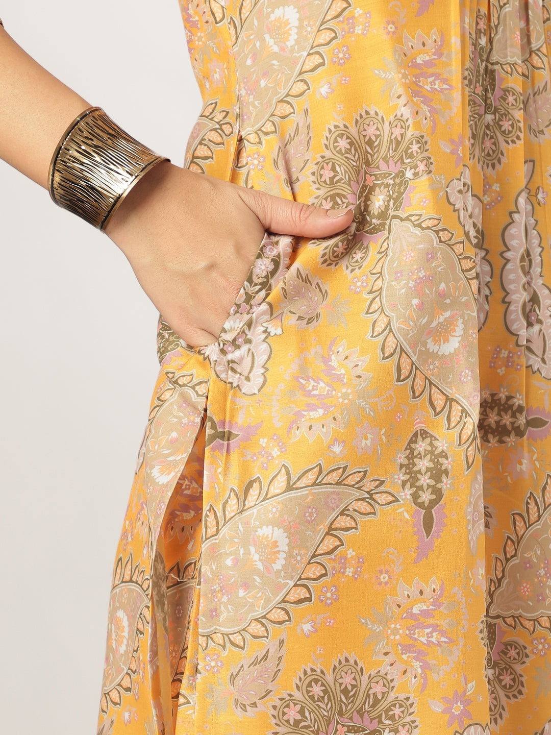 Janasya Bright Silk Blend Floral Straight Kurta Set 