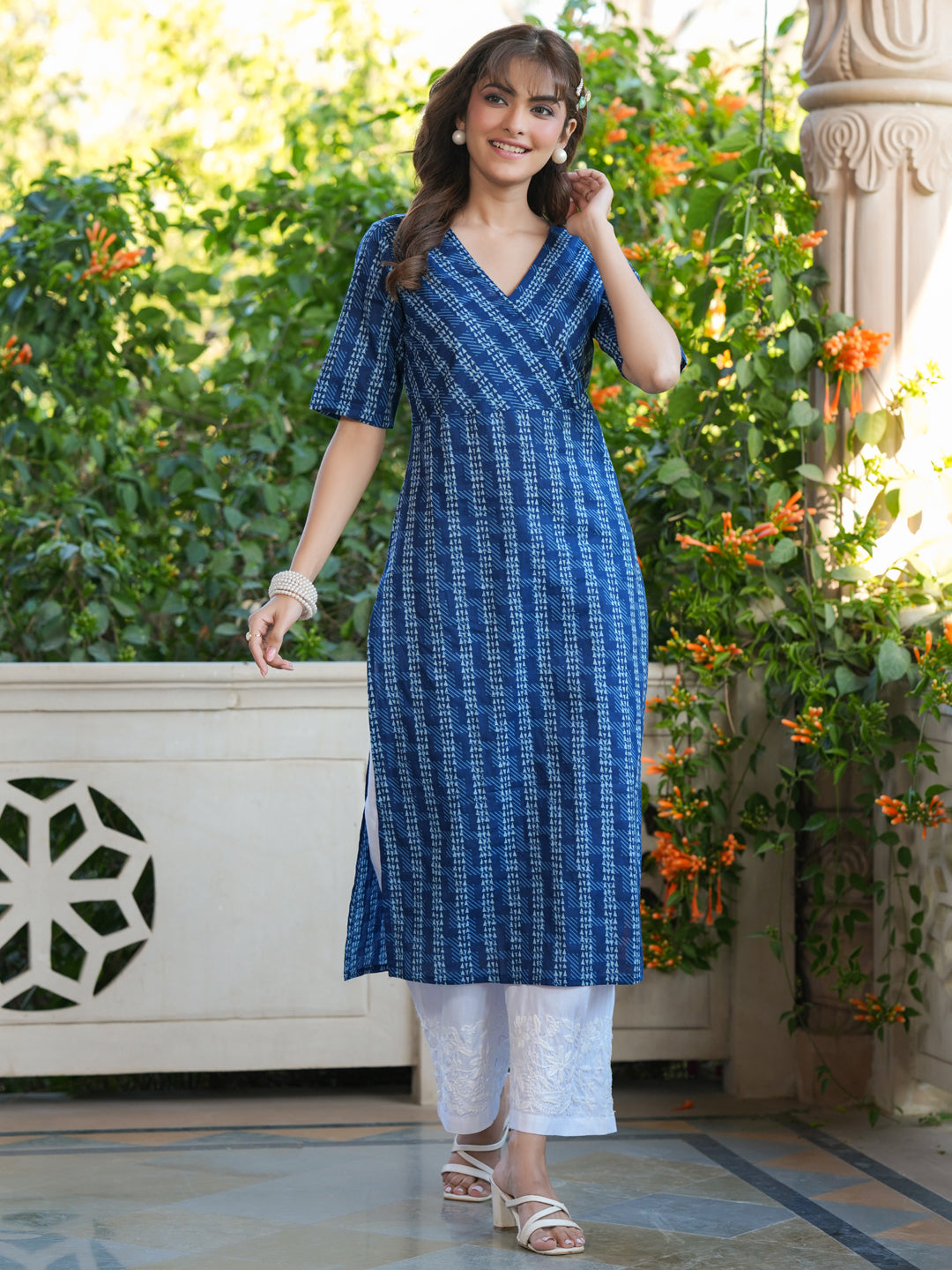 Janasya Dark Cotton Geometric Straight Kurta | Grab2Buy