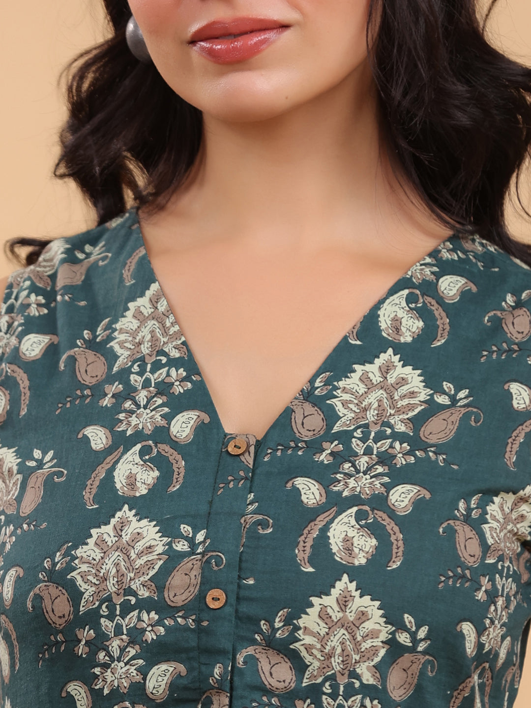 Janasya Dark Green Cambric Ethnic Motifs Kurta 