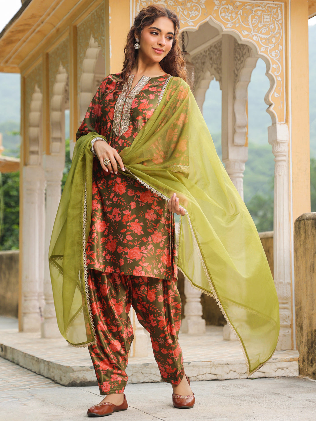 Janasya Olive Velvet Floral Set 