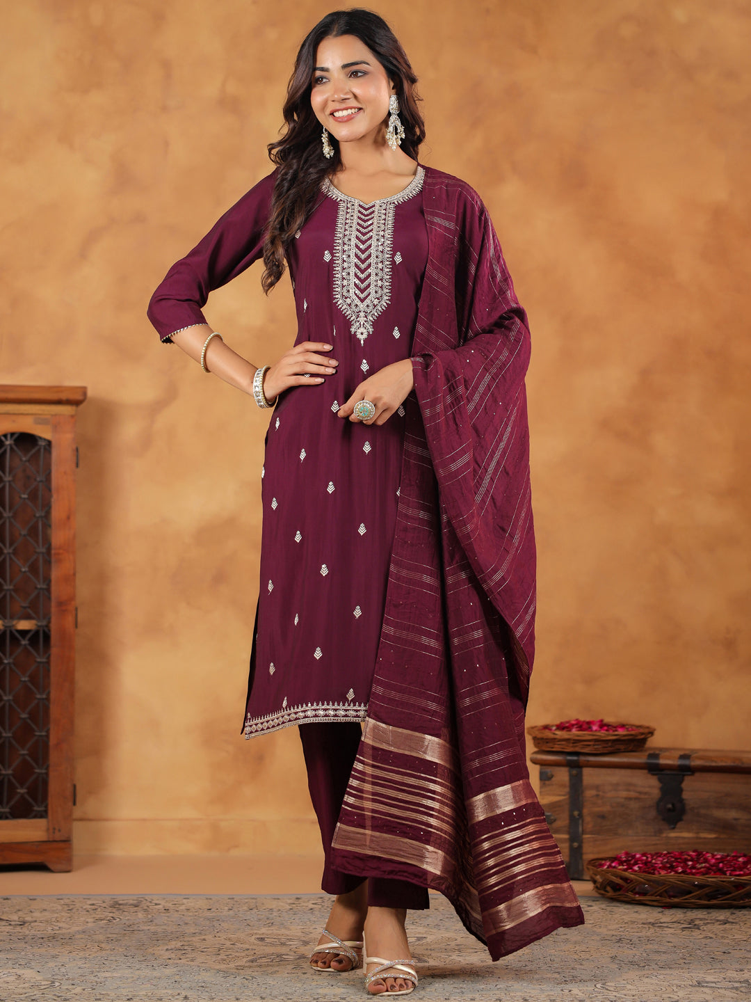 Janasya Dark Chanderi Embroidered Straight Kurta Set 
