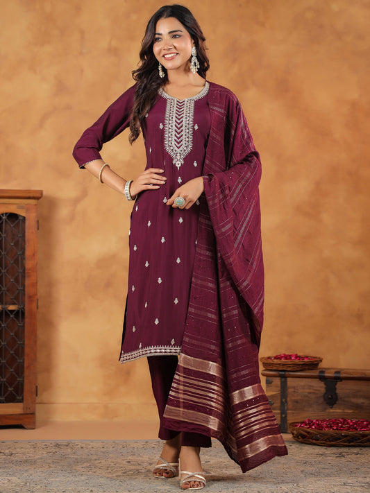 Janasya Dark Chanderi Embroidered Straight Kurta Set 