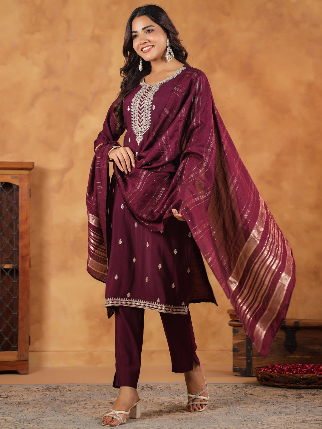 Janasya Dark Chanderi Embroidered Straight Kurta Set 
