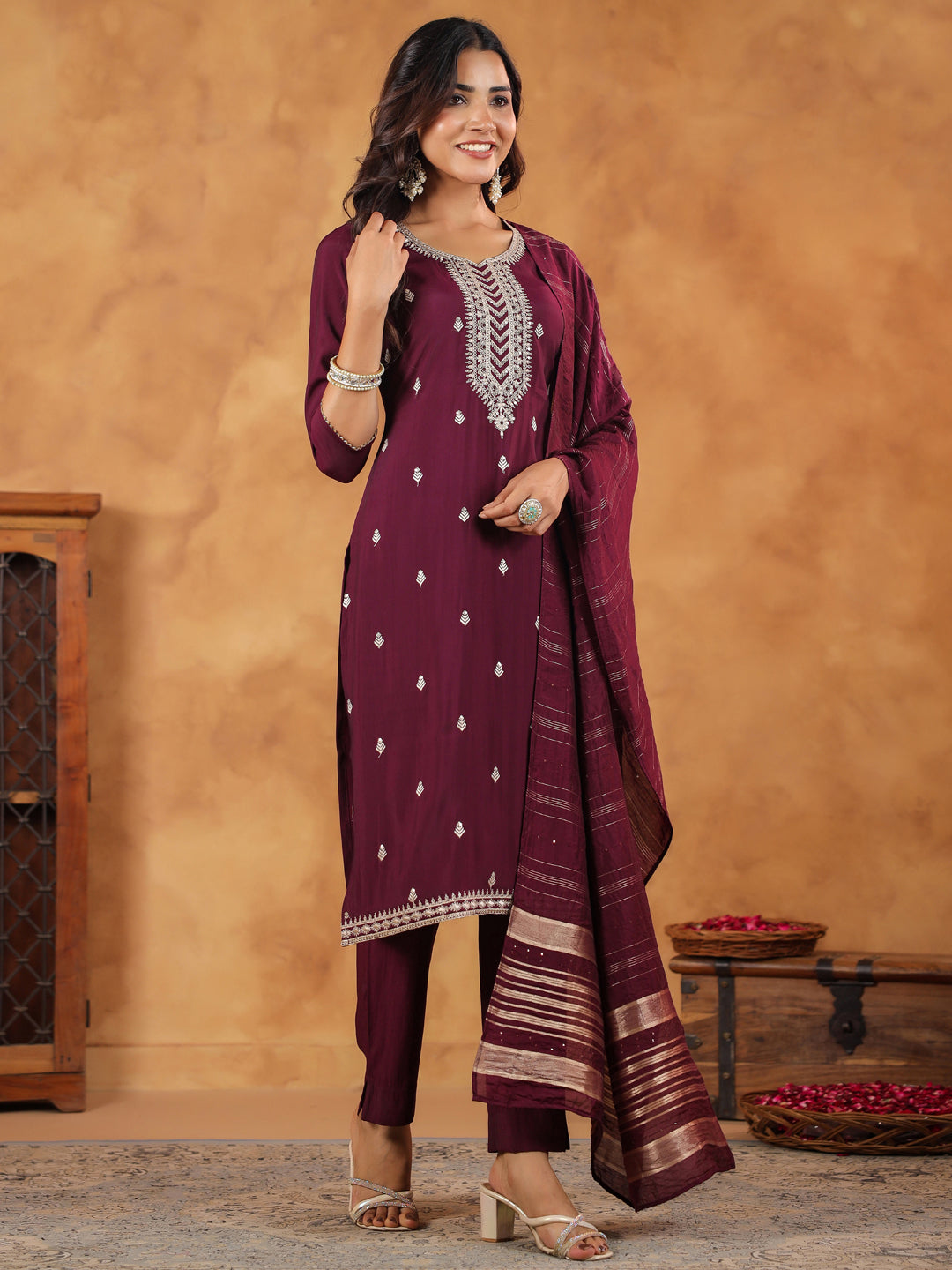 Janasya Dark Chanderi Embroidered Straight Kurta Set 