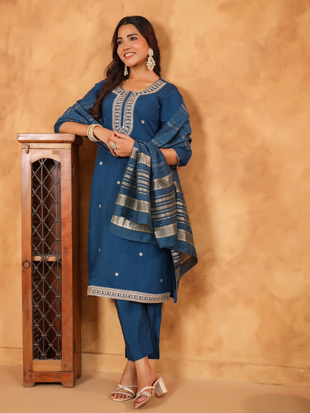 Janasya Dark Chanderi Embroidered Straight Kurta Set 