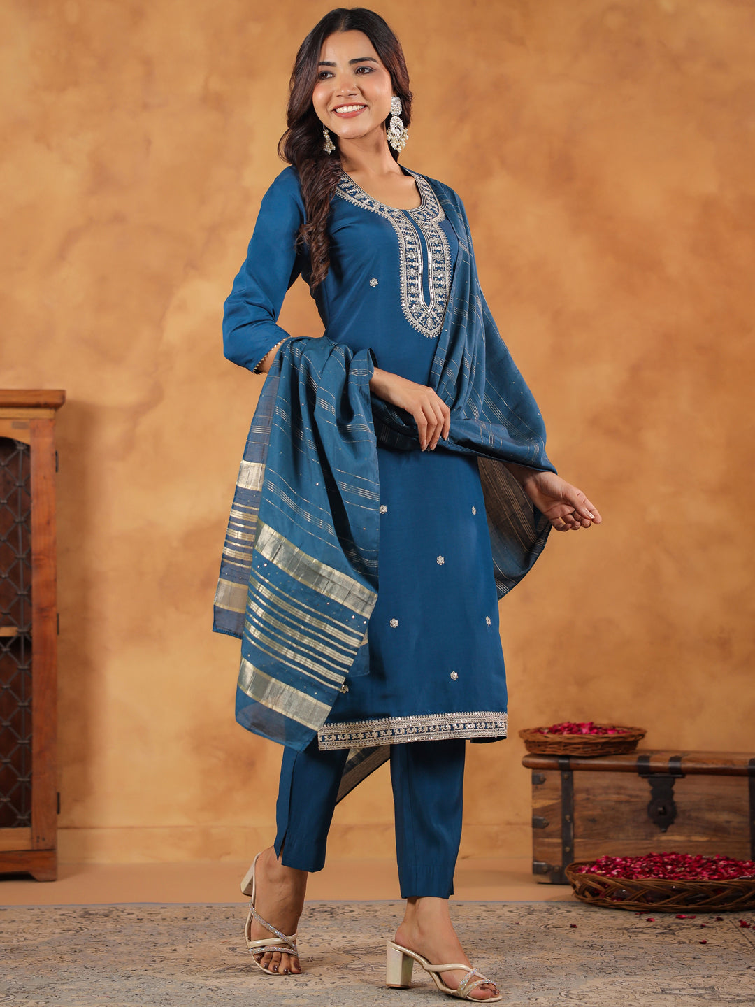 Janasya Dark Chanderi Embroidered Straight Kurta Set 