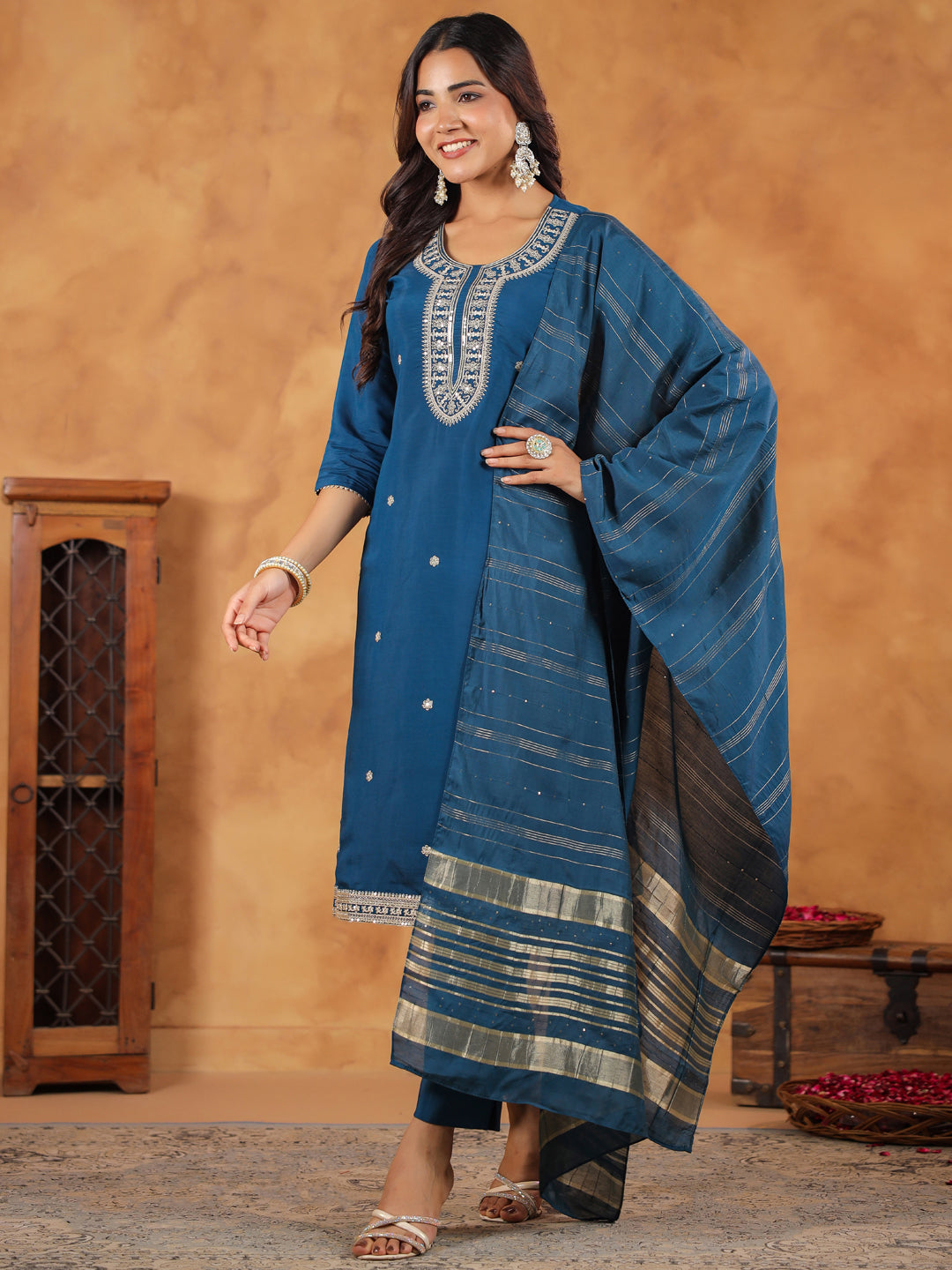Janasya Dark Chanderi Embroidered Straight Kurta Set 