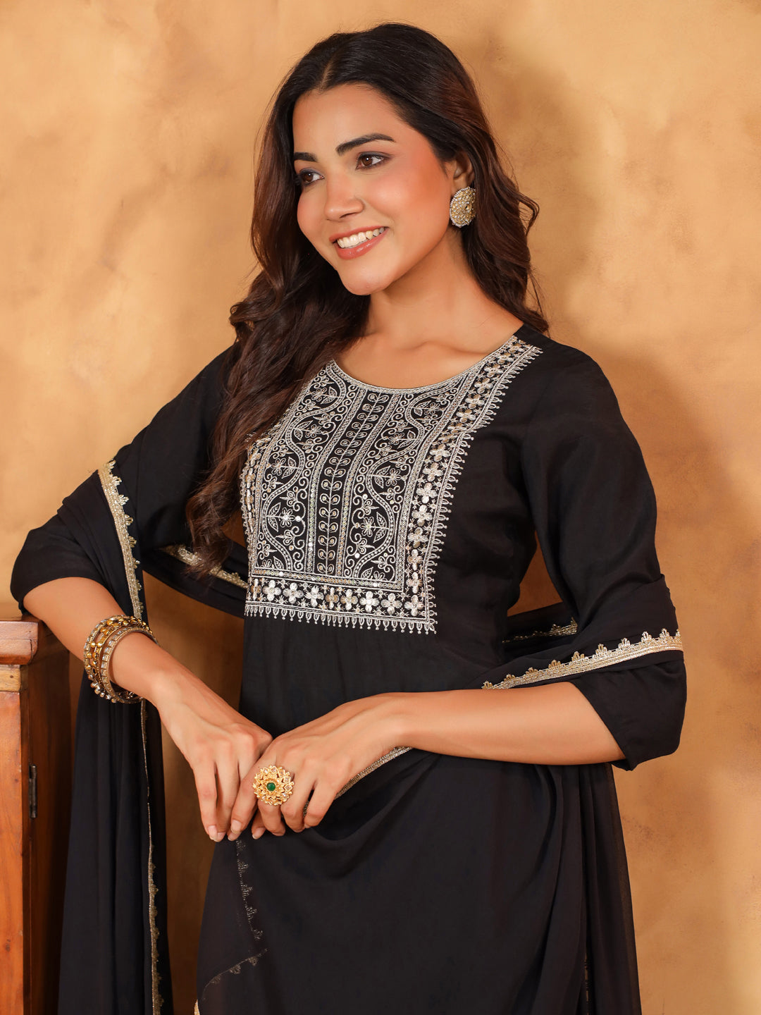Janasya Dark Chanderi Embroidered Straight Kurta Set 