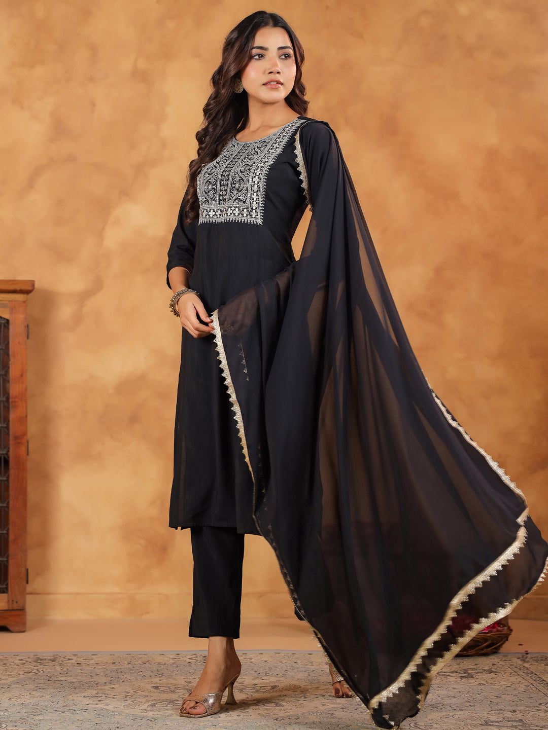 Janasya Dark Chanderi Embroidered Straight Kurta Set 