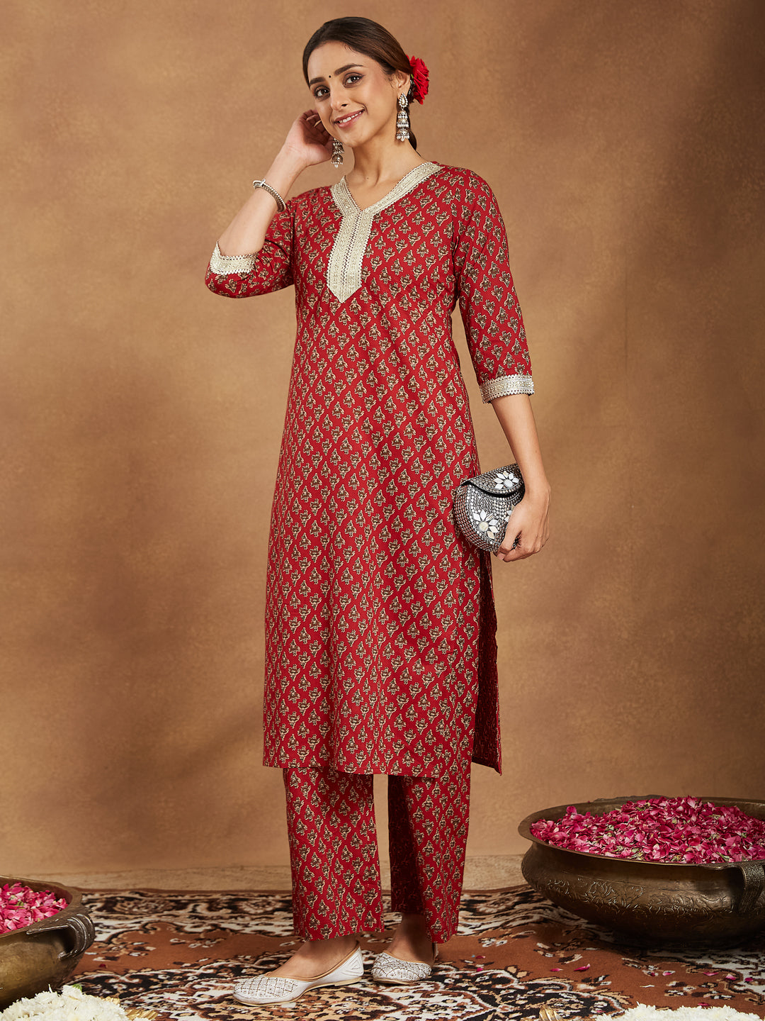 Janasya Dark Cotton Floral Straight Kurta Set 
